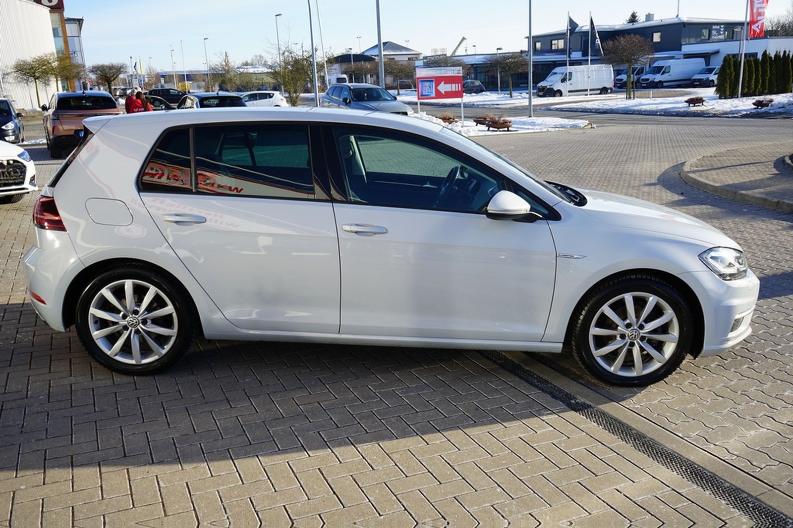 Volkswagen Golf VII 1.5 TSI Highline DSG LED Navi DAB ACC foto 7