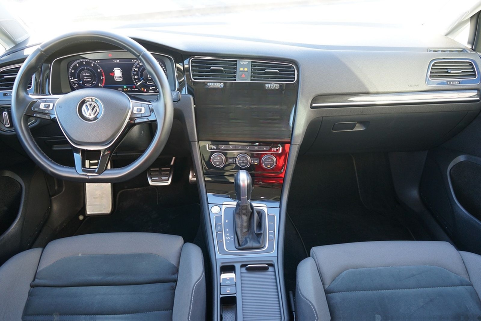 Volkswagen Golf VII 1.5 TSI Highline DSG LED Navi DAB ACC foto 10