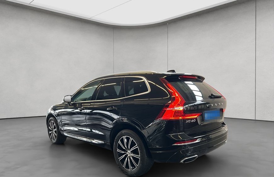 Volvo XC60 D4 Inscription Glasd Head-Up BLIS Kamera Le foto 3
