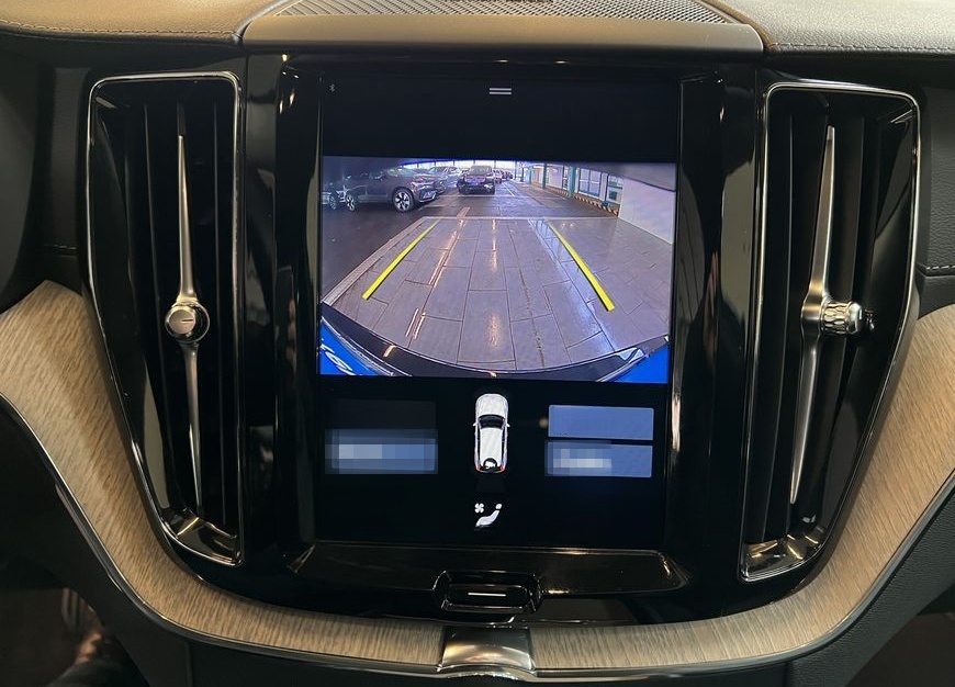 Volvo XC60 D4 Inscription Glasd Head-Up BLIS Kamera Le foto 23