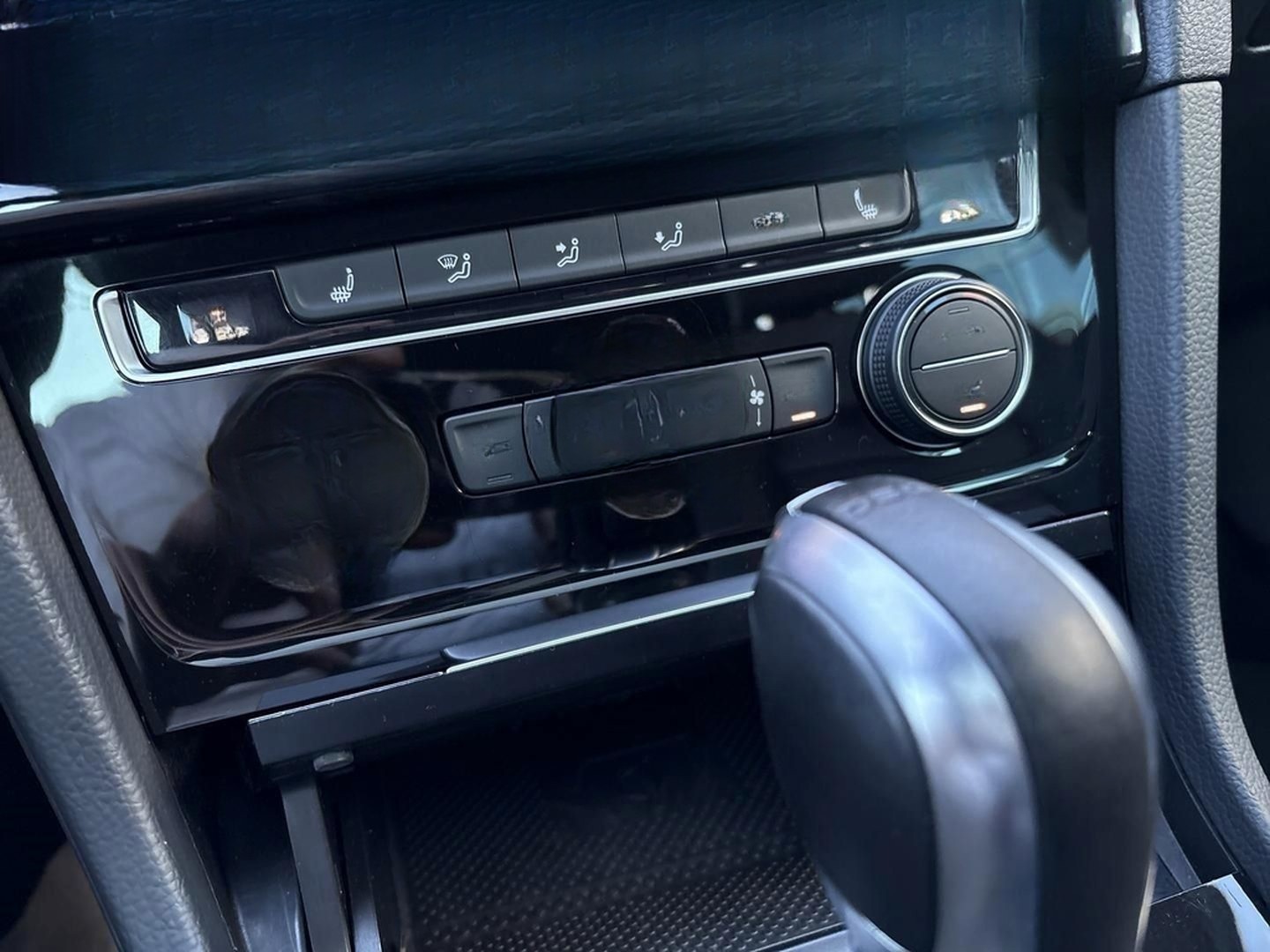 Volkswagen Golf GTI PANO LEDER ACC KAMERA NAVI LED DYNAUDIO foto 12