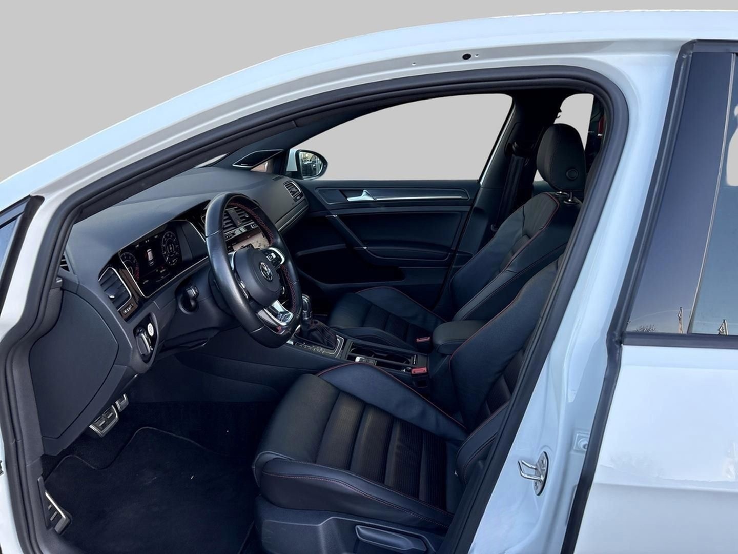 Volkswagen Golf GTI PANO LEDER ACC KAMERA NAVI LED DYNAUDIO foto 9