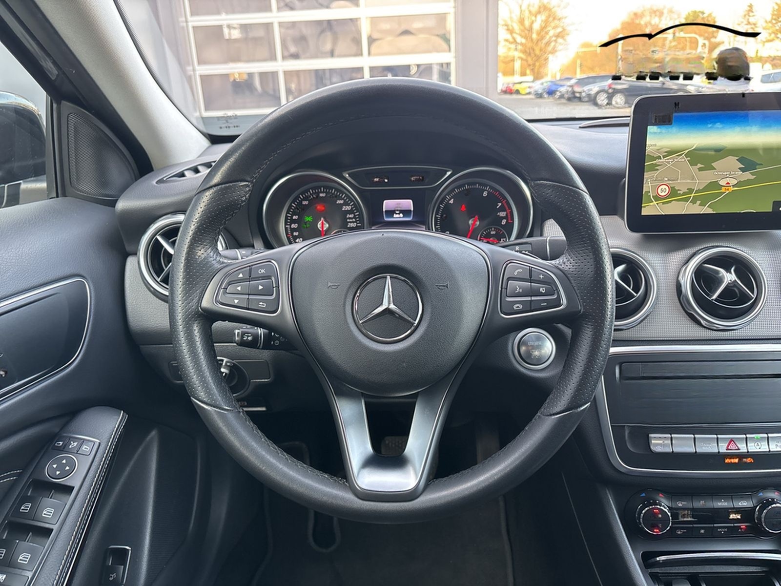 Mercedes-Benz GLA 200 Urban foto 13