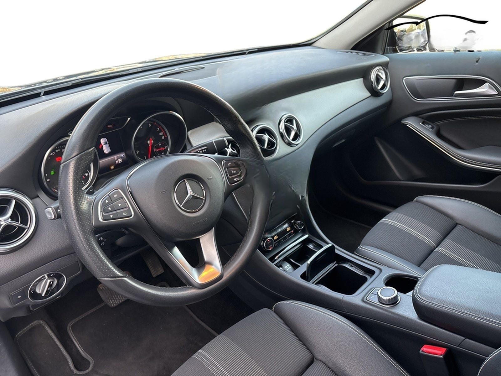 Mercedes-Benz GLA 200 Urban foto 8