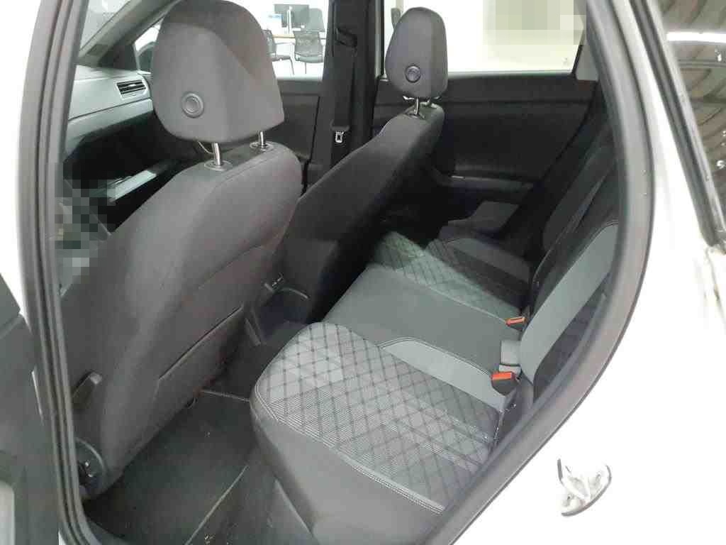 Volkswagen Taigo R-Line TSI DSG Kamera/Matrix/CarPlay/ACC foto 9