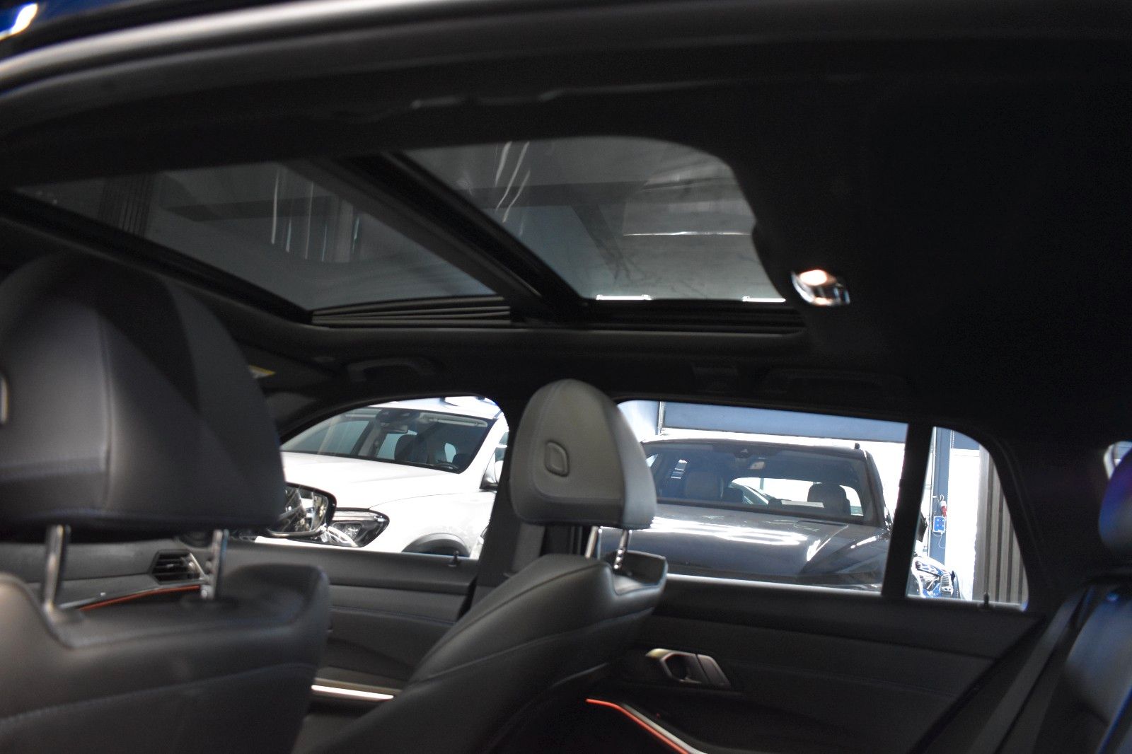 BMW 330 i Touring M SPORT*ACC*LASER*PANO*HEAD-UP*SHZ foto 3