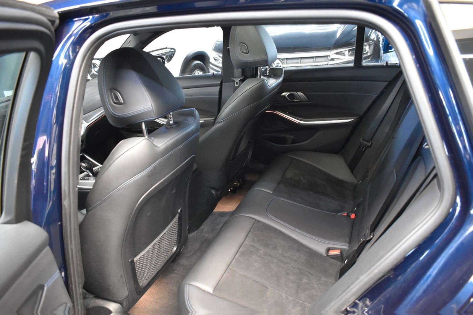 BMW 330 i Touring M SPORT*ACC*LASER*PANO*HEAD-UP*SHZ foto 8