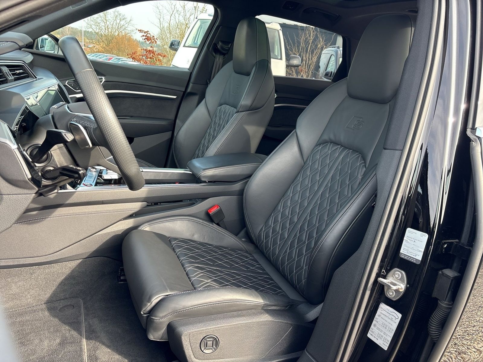 Audi e-tron S quattro 370kW Kamera/Matrix/Pano/AHK foto 12