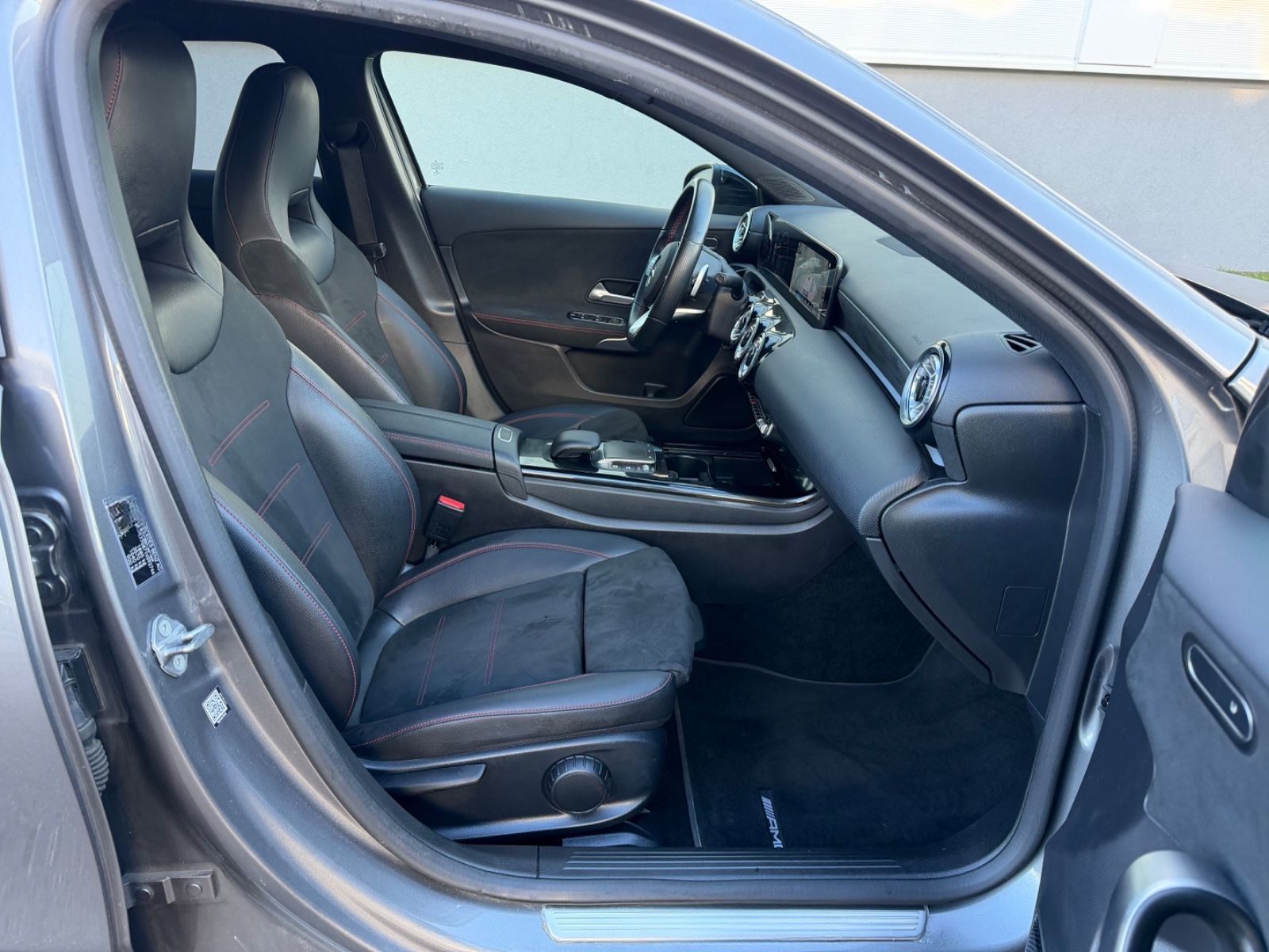 Mercedes-Benz A 200*AMG-LINE*WIDESCREEN*KAM*NAV*AMBI*NIGHT* foto 11