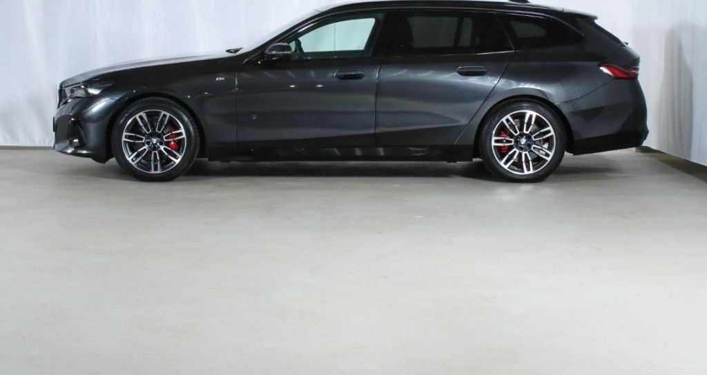 BMW 520 xd M Sport Pro Memory LED 360 H&K Icon. Glow foto 3