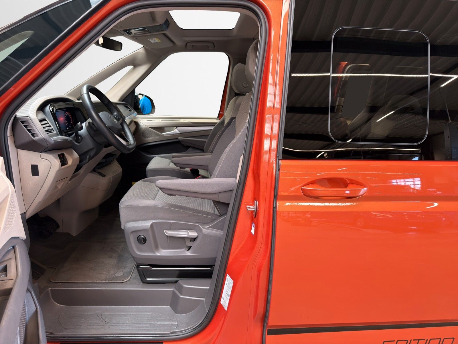 Volkswagen T7 Multivan Edition ACC RFK HUD LRHZ SHZ 3Z PANO foto 8