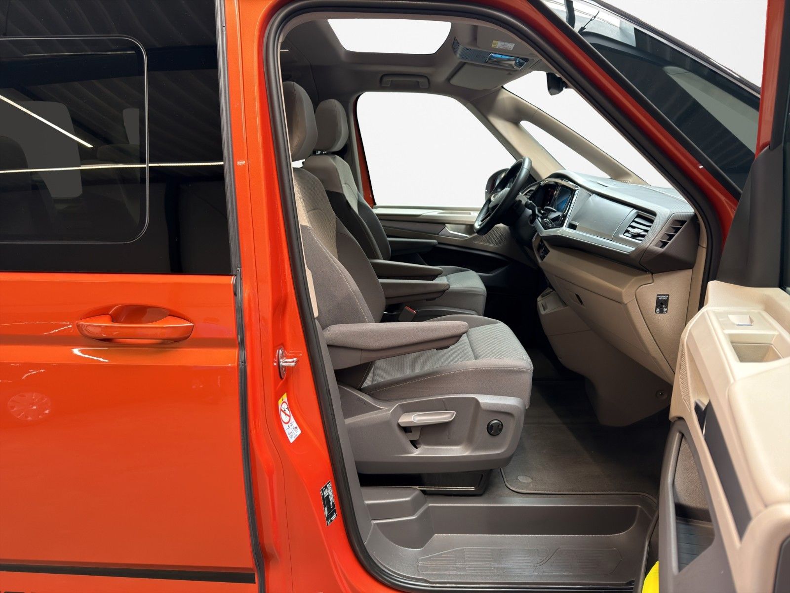 Volkswagen T7 Multivan Edition ACC RFK HUD LRHZ SHZ 3Z PANO foto 9