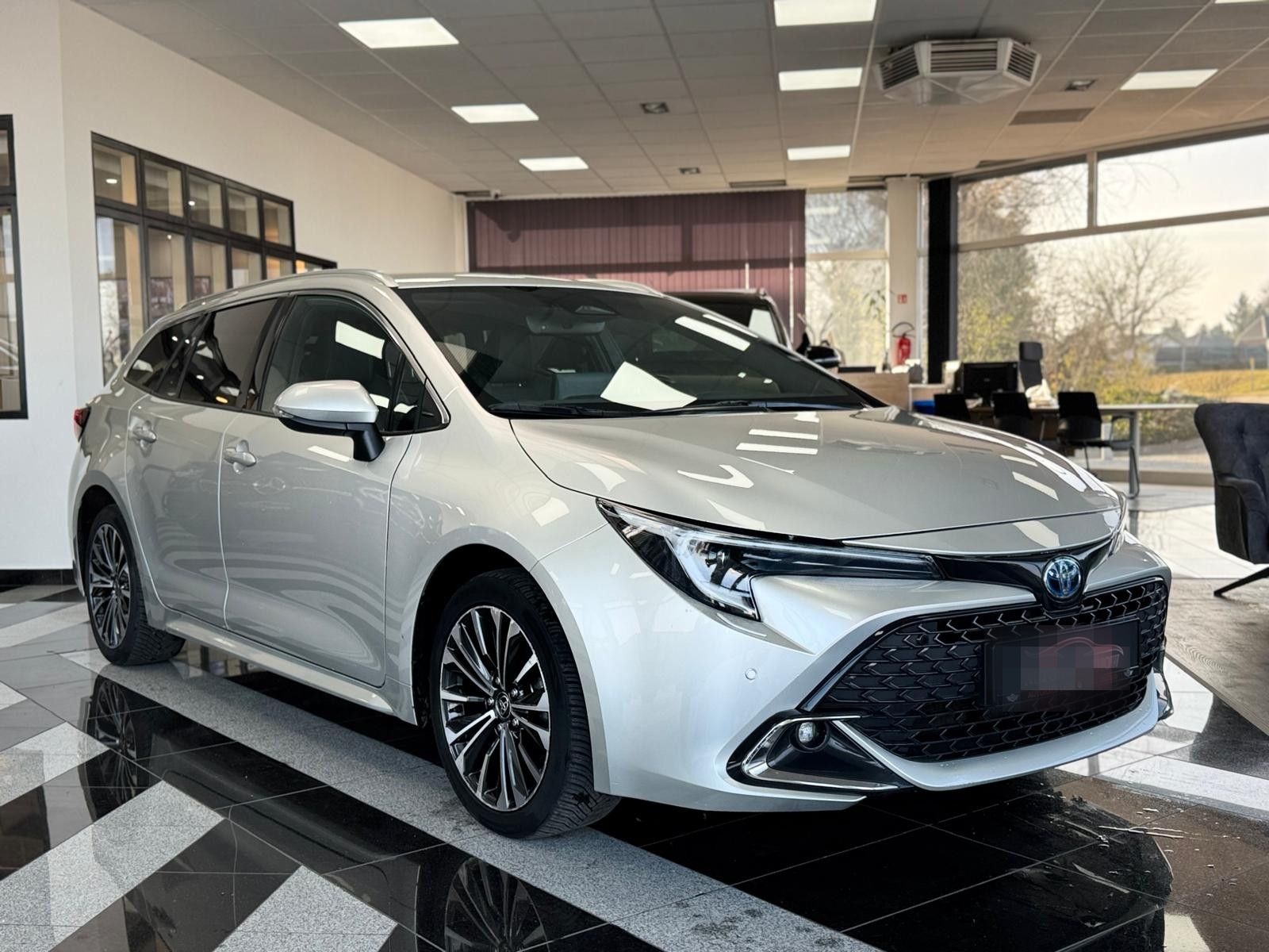 Toyota Corolla 1.8 Touring Sports Hybrid TeamD"SPUR ASS foto 2