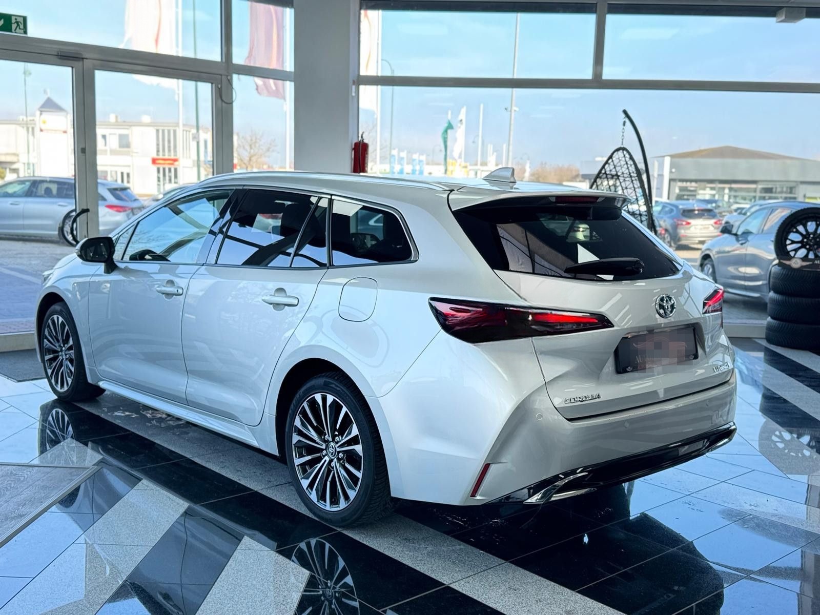 Toyota Corolla 1.8 Touring Sports Hybrid TeamD"SPUR ASS foto 7