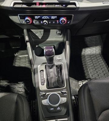 Audi Q2 35 TFSI Virtual Kamera StandheizungSportsitze foto 19