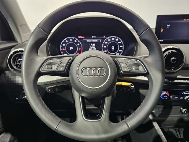 Audi Q2 35 TFSI Virtual Kamera StandheizungSportsitze foto 25