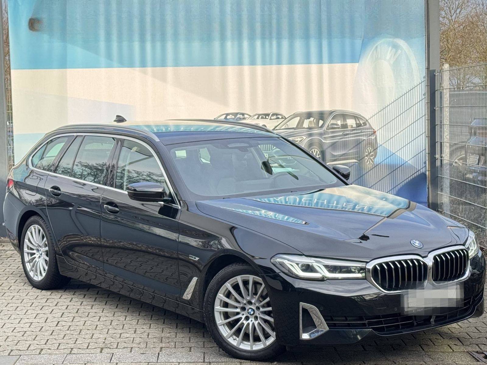 BMW 530e xDrive Luxury AHK DaPro Ad-LED 360° HuD h&k foto 4
