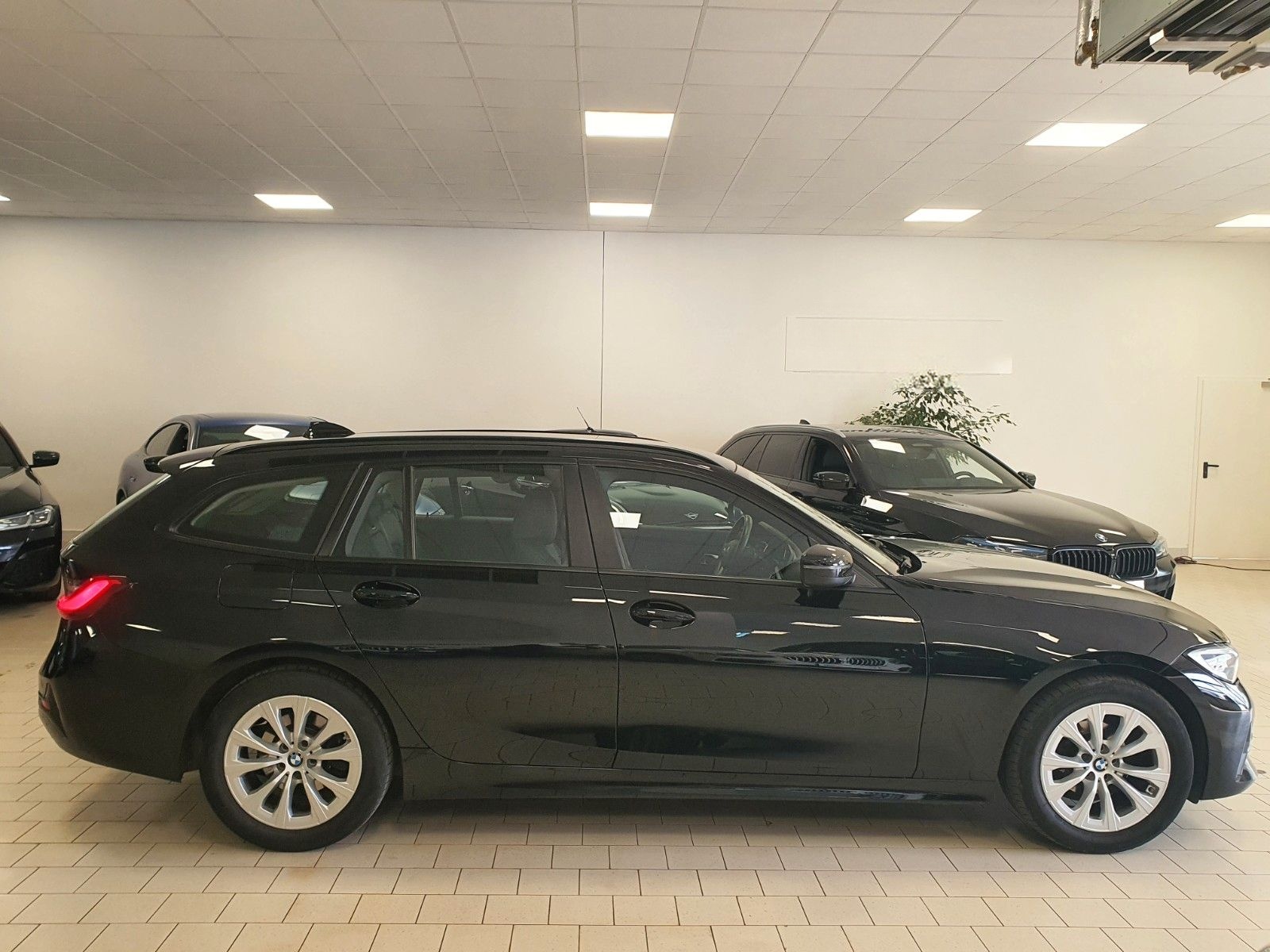 BMW 318d Advantage Aut/Navi/SportSitze/Tempomat foto 9