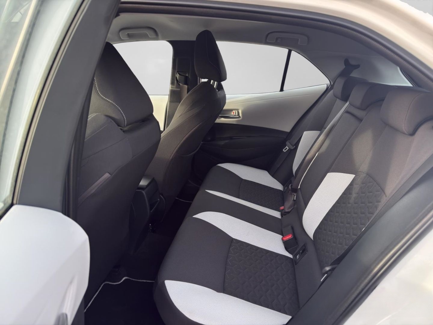 Toyota Corolla 1,8 Hybrid Comfort Kamera Tempomat foto 12