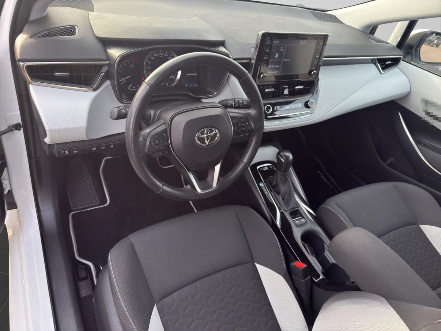 Toyota Corolla 1,8 Hybrid Comfort Kamera Tempomat foto 7