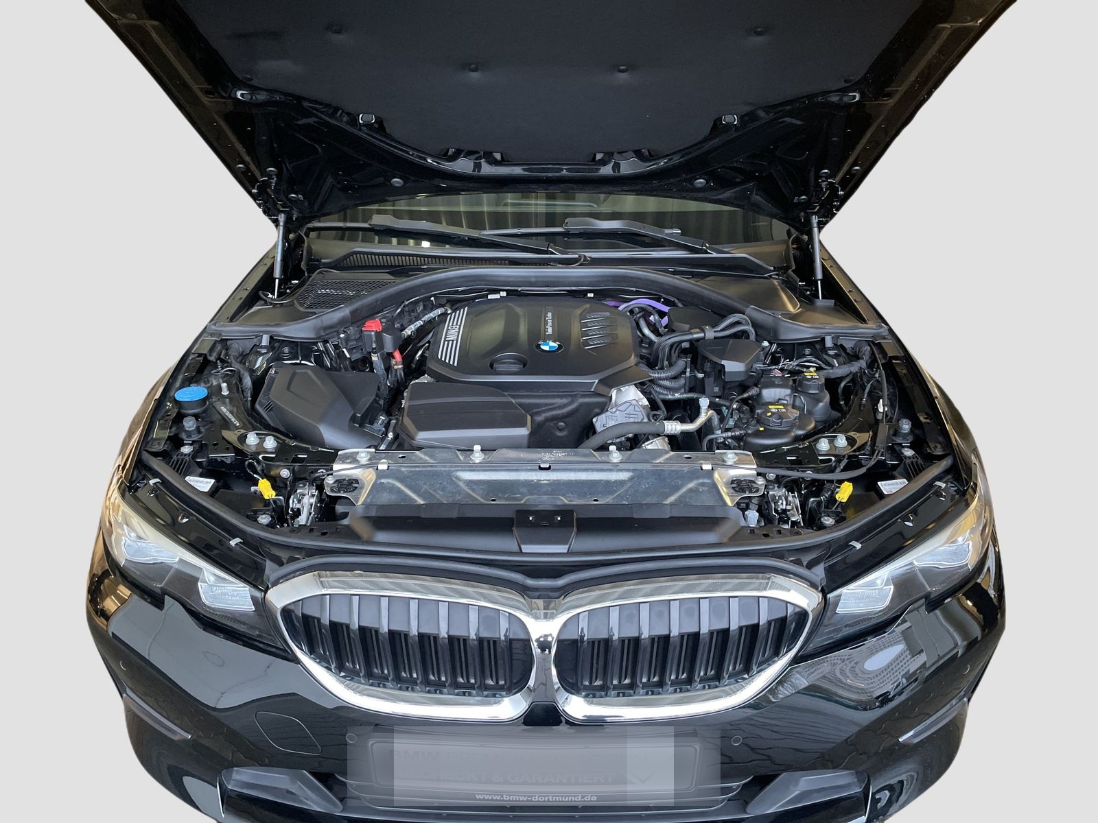 BMW 320d Touring LiveCockpitProf Kamera LED Alarm foto 12
