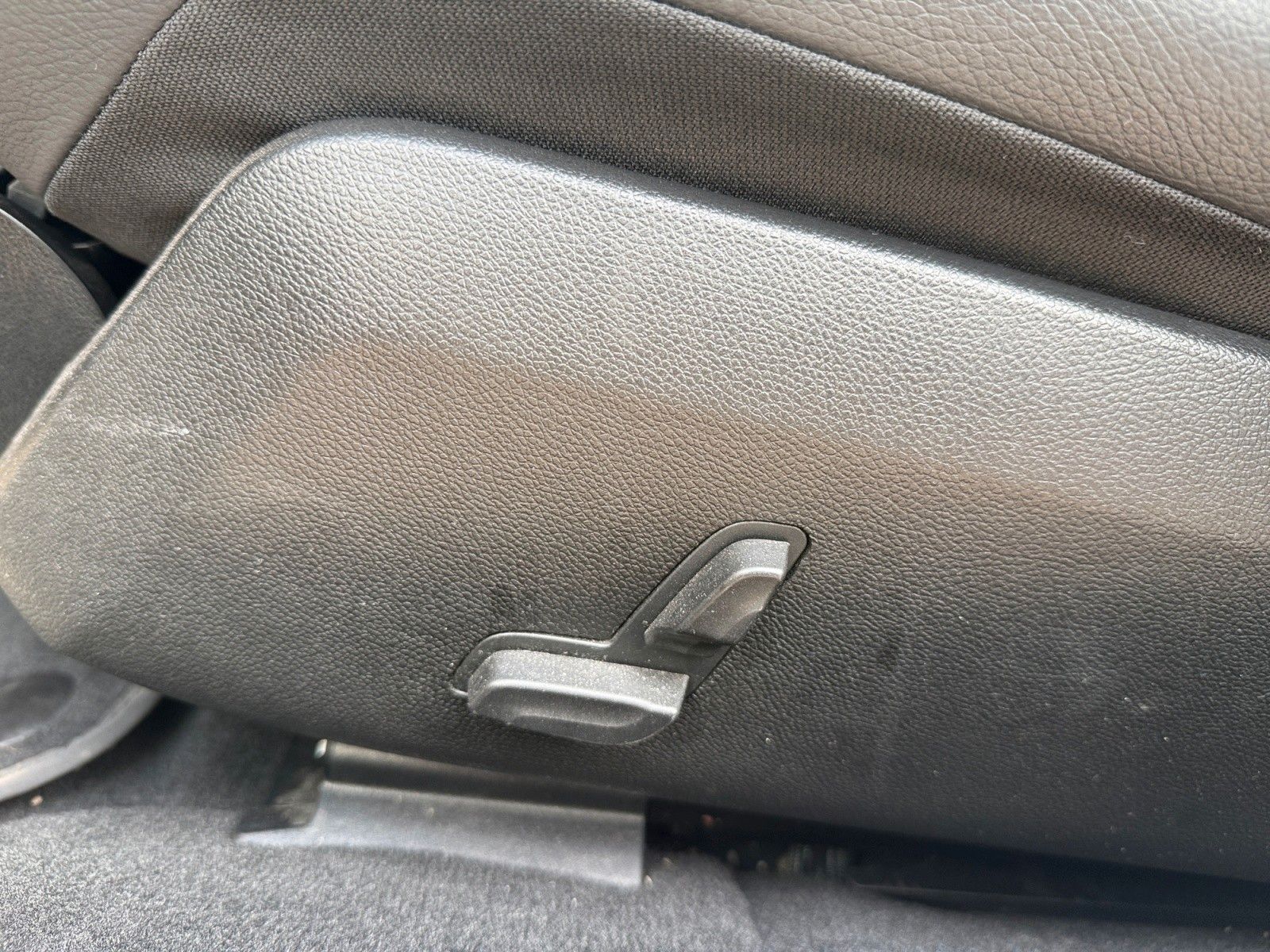 Mercedes-Benz E 500 V8/NAVI/SITZH/H&K/4MATIC foto 13