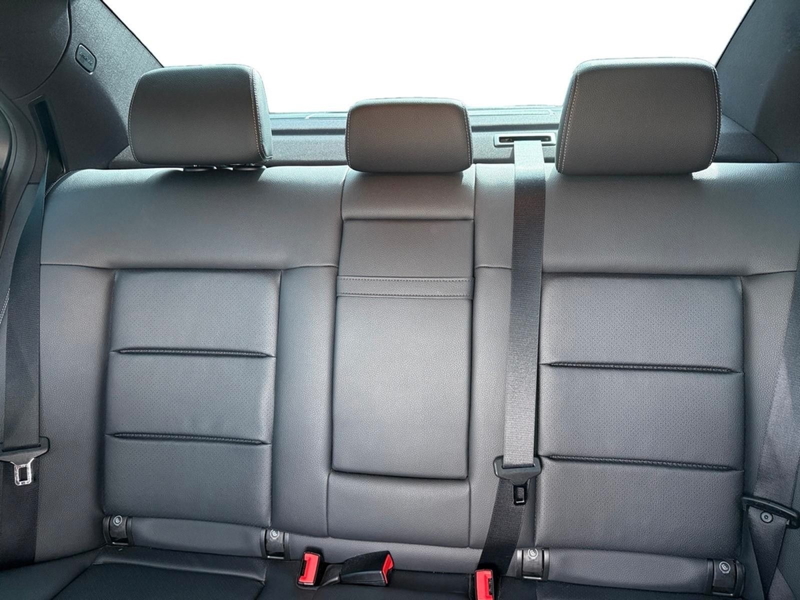 Mercedes-Benz E 500 V8/NAVI/SITZH/H&K/4MATIC foto 14