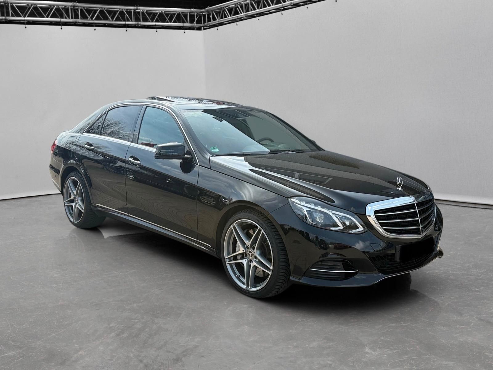 Mercedes-Benz E 500 V8/NAVI/SITZH/H&K/4MATIC foto 7