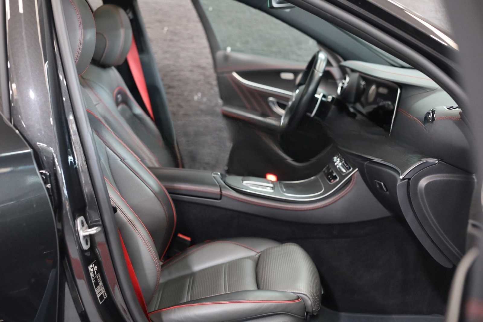 Mercedes-Benz E 53 AMG  T-Mod.4Matic+Burmester*Pano*ACC foto 4