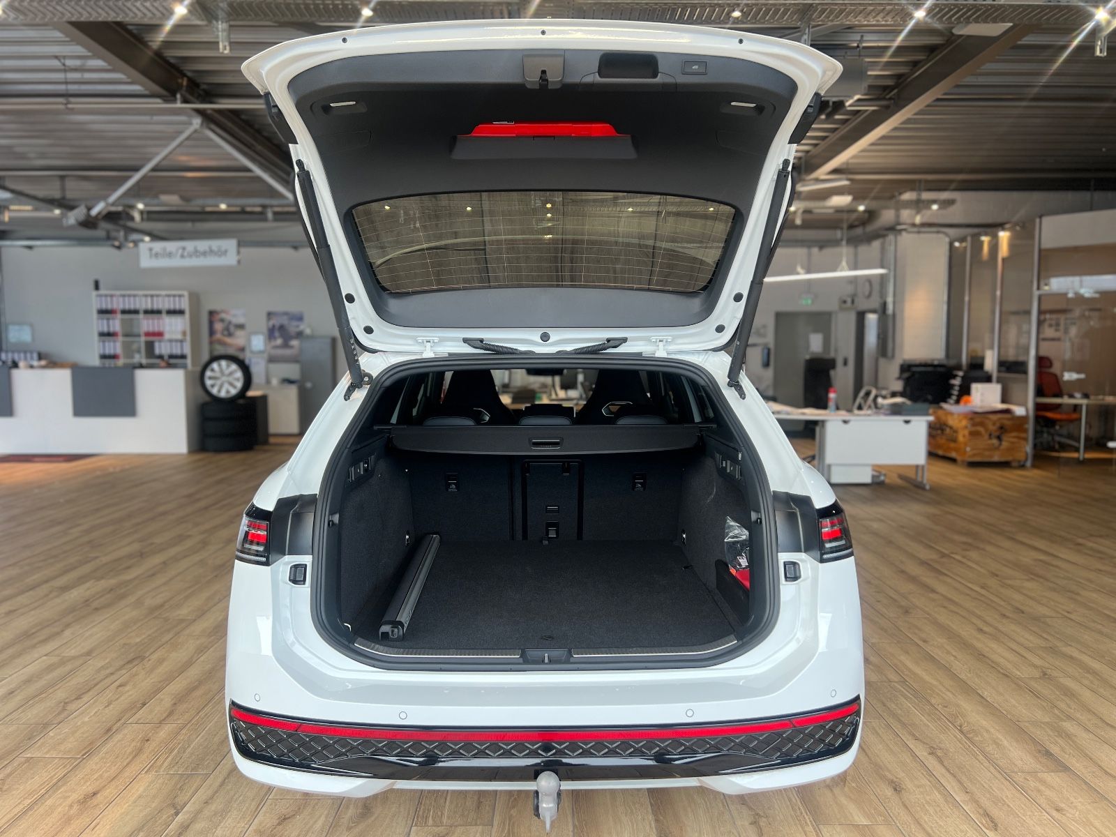Volkswagen Passat 1.5 TSI eHybrid/R-Line/IQ LIGHT/AHK/H&K foto 11