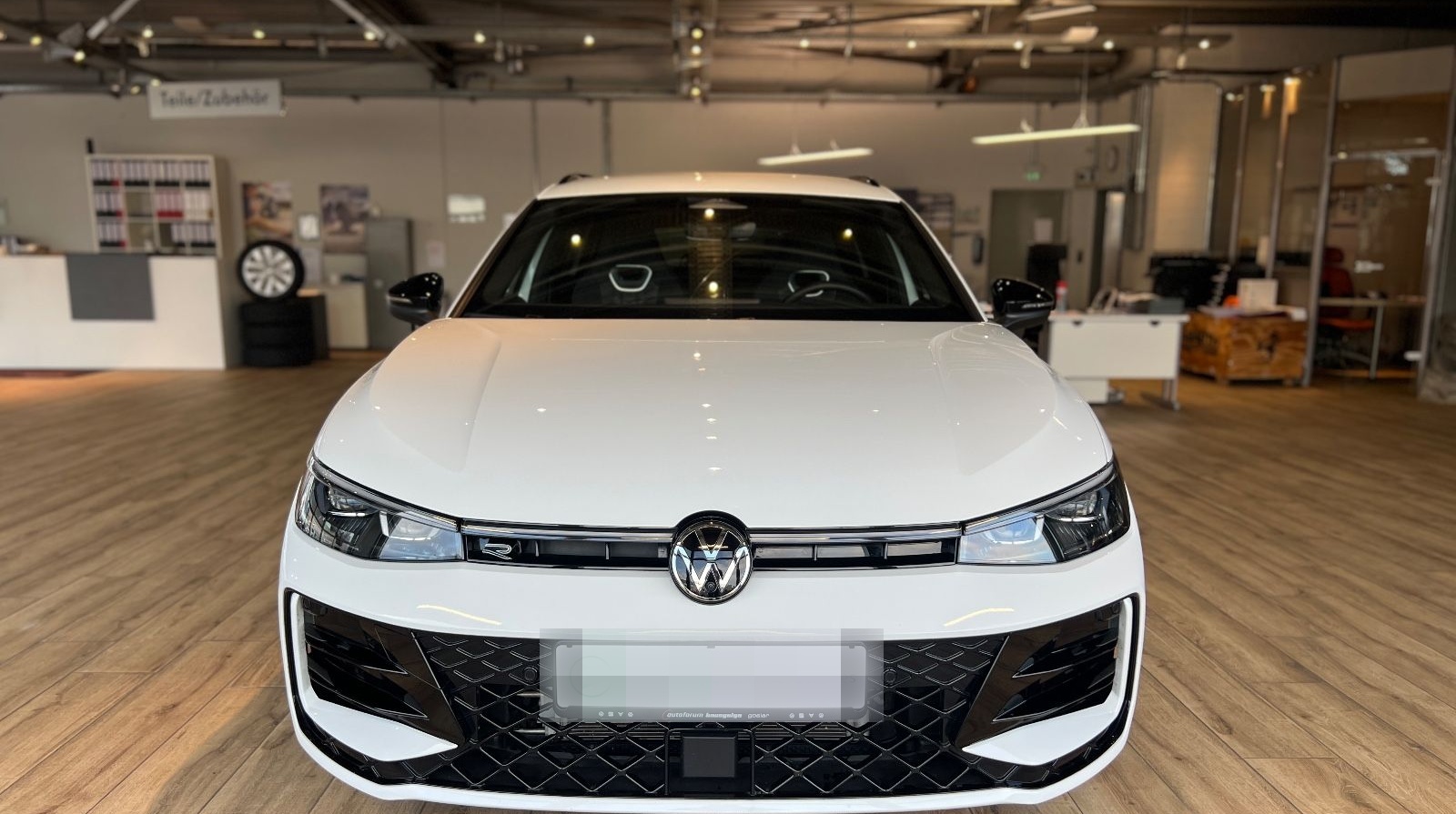Volkswagen Passat 1.5 TSI eHybrid/R-Line/IQ LIGHT/AHK/H&K foto 4