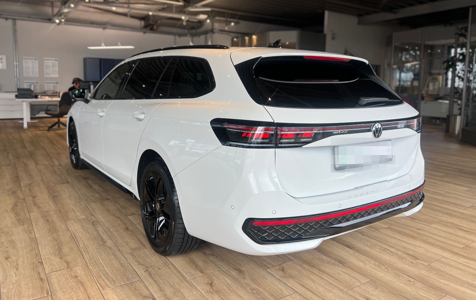 Volkswagen Passat 1.5 TSI eHybrid/R-Line/IQ LIGHT/AHK/H&K foto 9