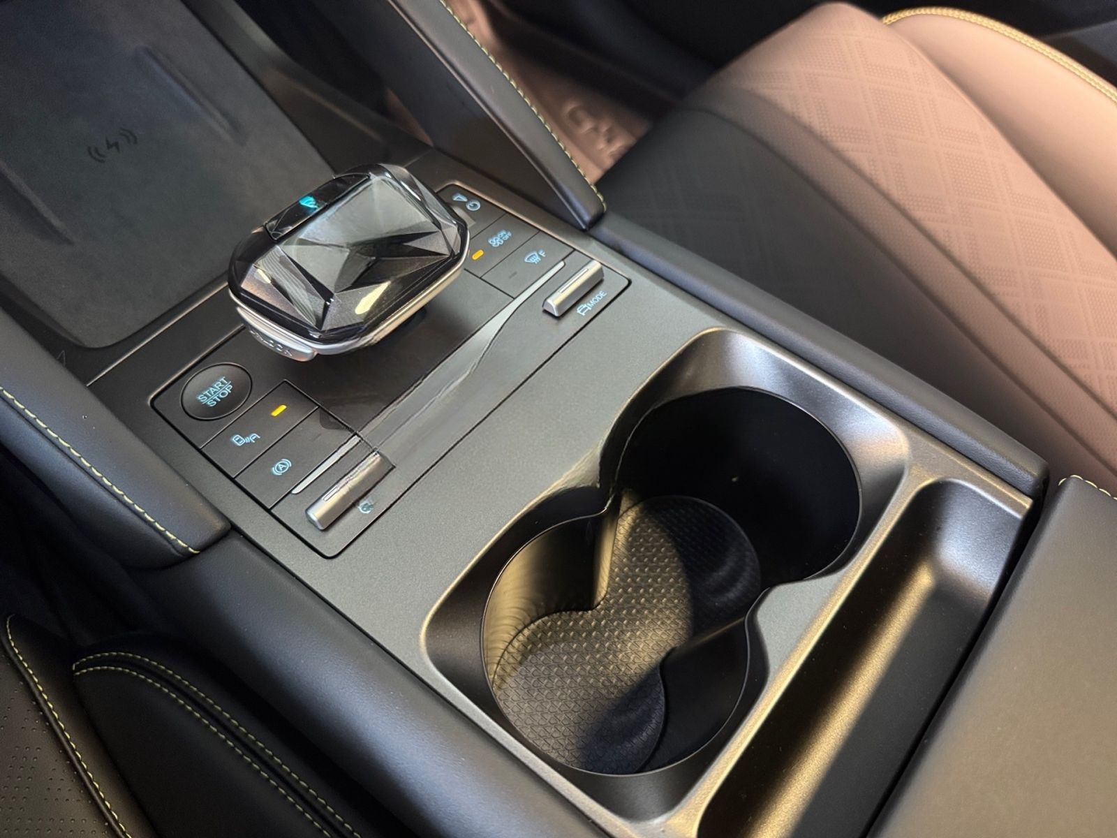 BYD ATTO 2 Boost, SHZ, NAVI, LEDER, LED, V2L, KAMERA foto 16