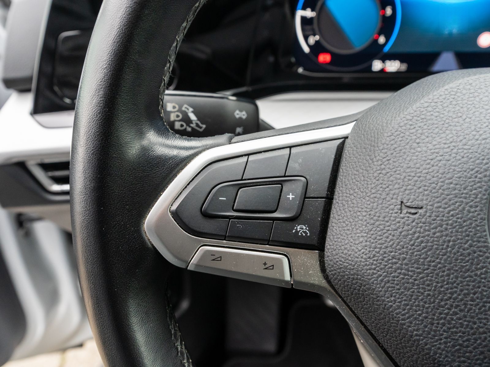 Volkswagen Golf Variant Life 2,0 TDI Navi ACC Klima SHZ LED foto 17