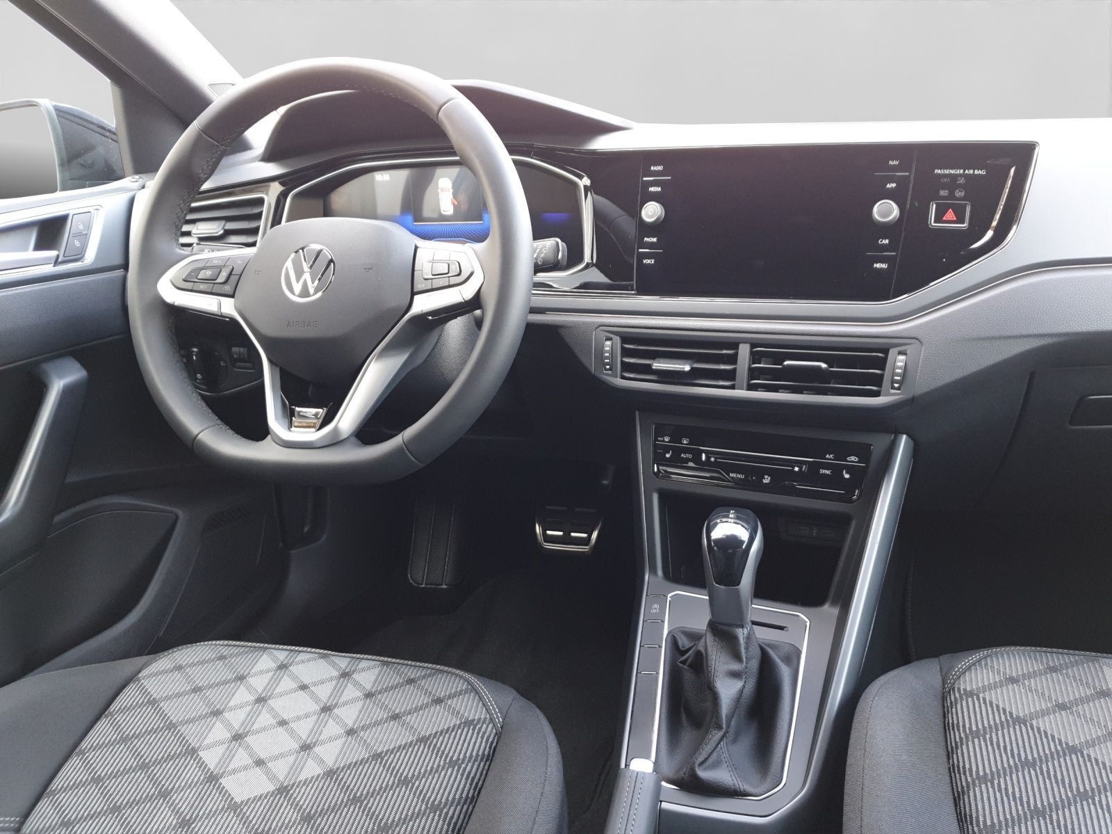 Volkswagen Polo 1.0 TSI DSG R-LINE LM17 KAMERA LED ACC foto 5