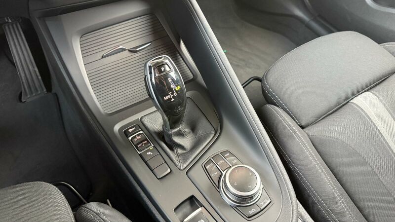 BMW X1 sDrive18i A AHK/NAVI/ParkAssi/TEMP/SH/S-SITZE foto 11