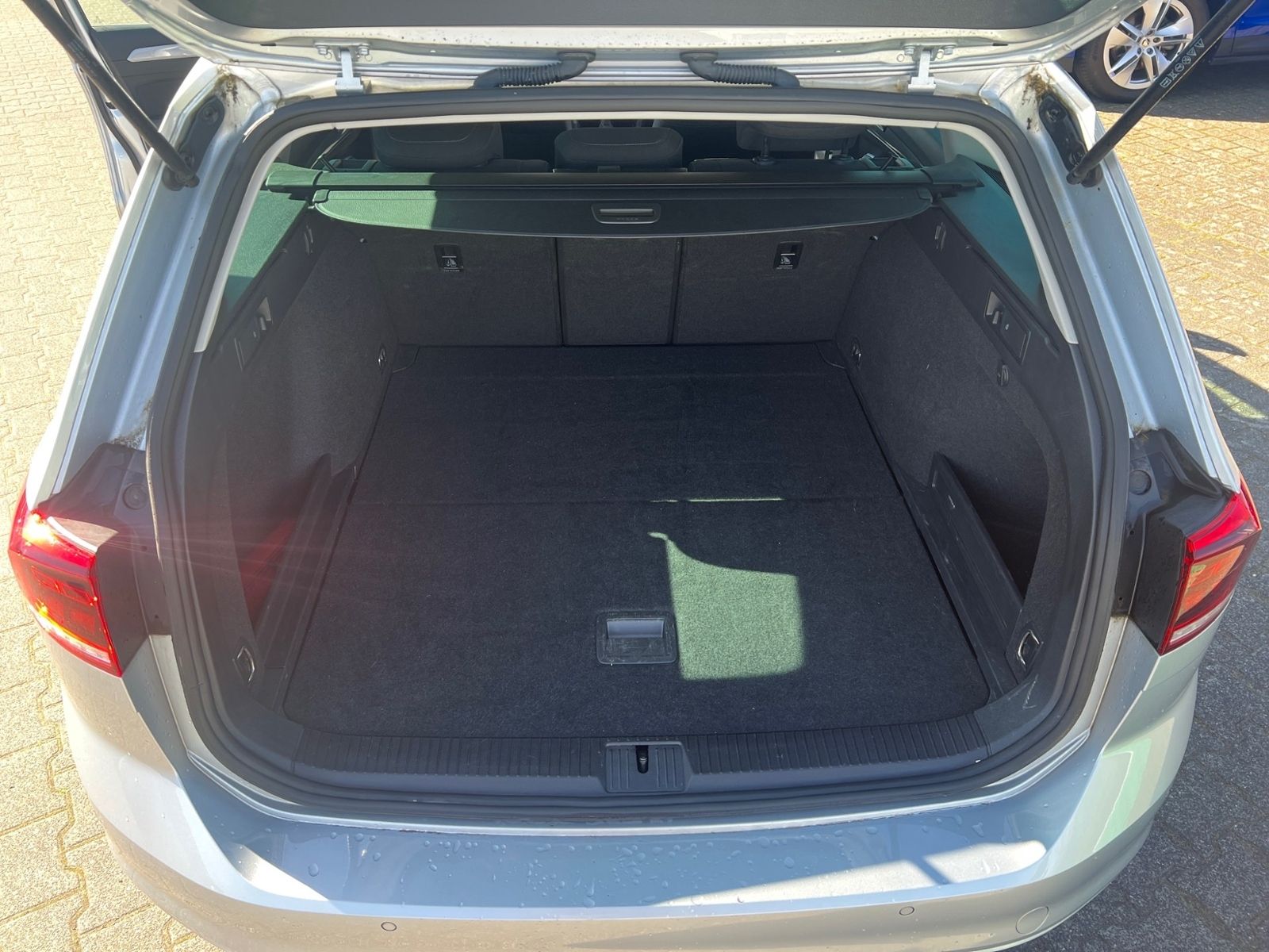 Volkswagen Passat Variant 2.0 TDI DSG BUSINESS +LED +ACC +R foto 15