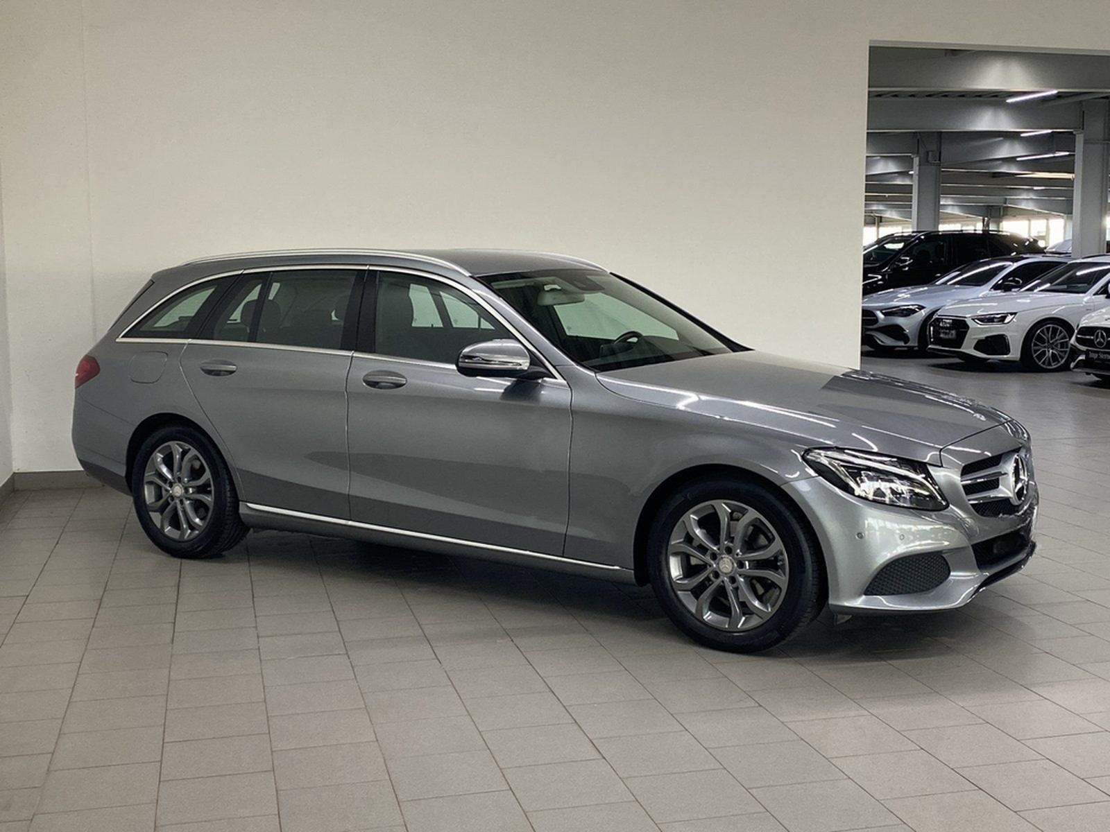 Mercedes-Benz C 180 T AVANTGARDE+AHK+MULTIBEAM LED+NAVI+PTC foto 2