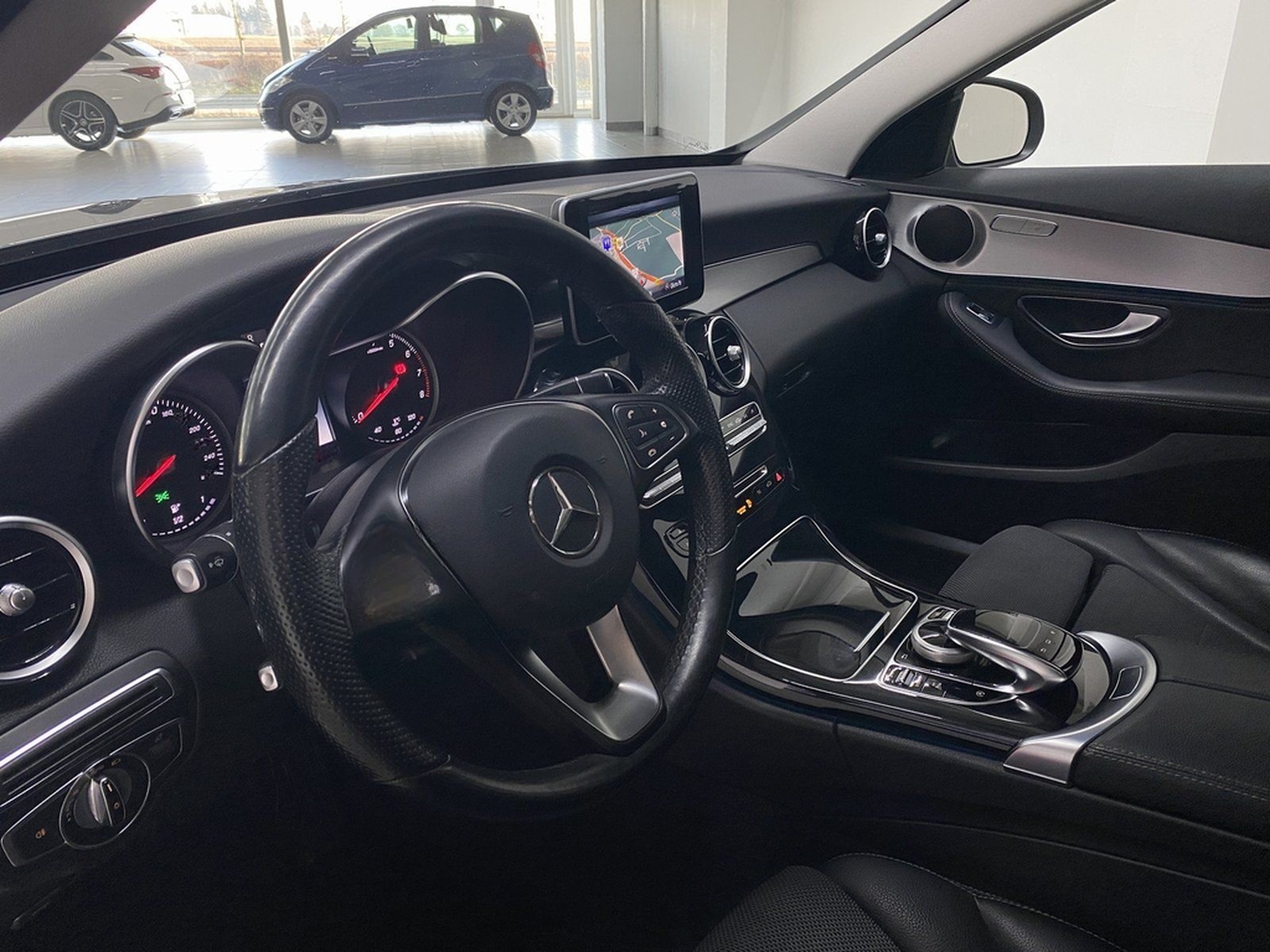 Mercedes-Benz C 180 T AVANTGARDE+AHK+MULTIBEAM LED+NAVI+PTC foto 4