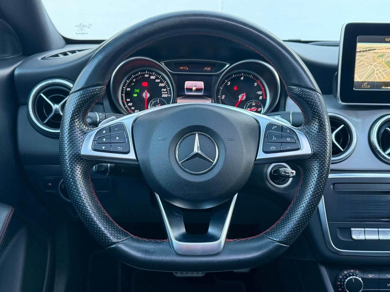 Mercedes-Benz CLA 200 Limousine CDI / d  7G-DCT "AMG Line PANO foto 12