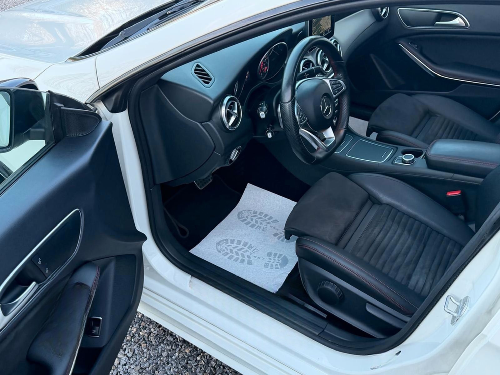 Mercedes-Benz CLA 200 Limousine CDI / d  7G-DCT "AMG Line PANO foto 7