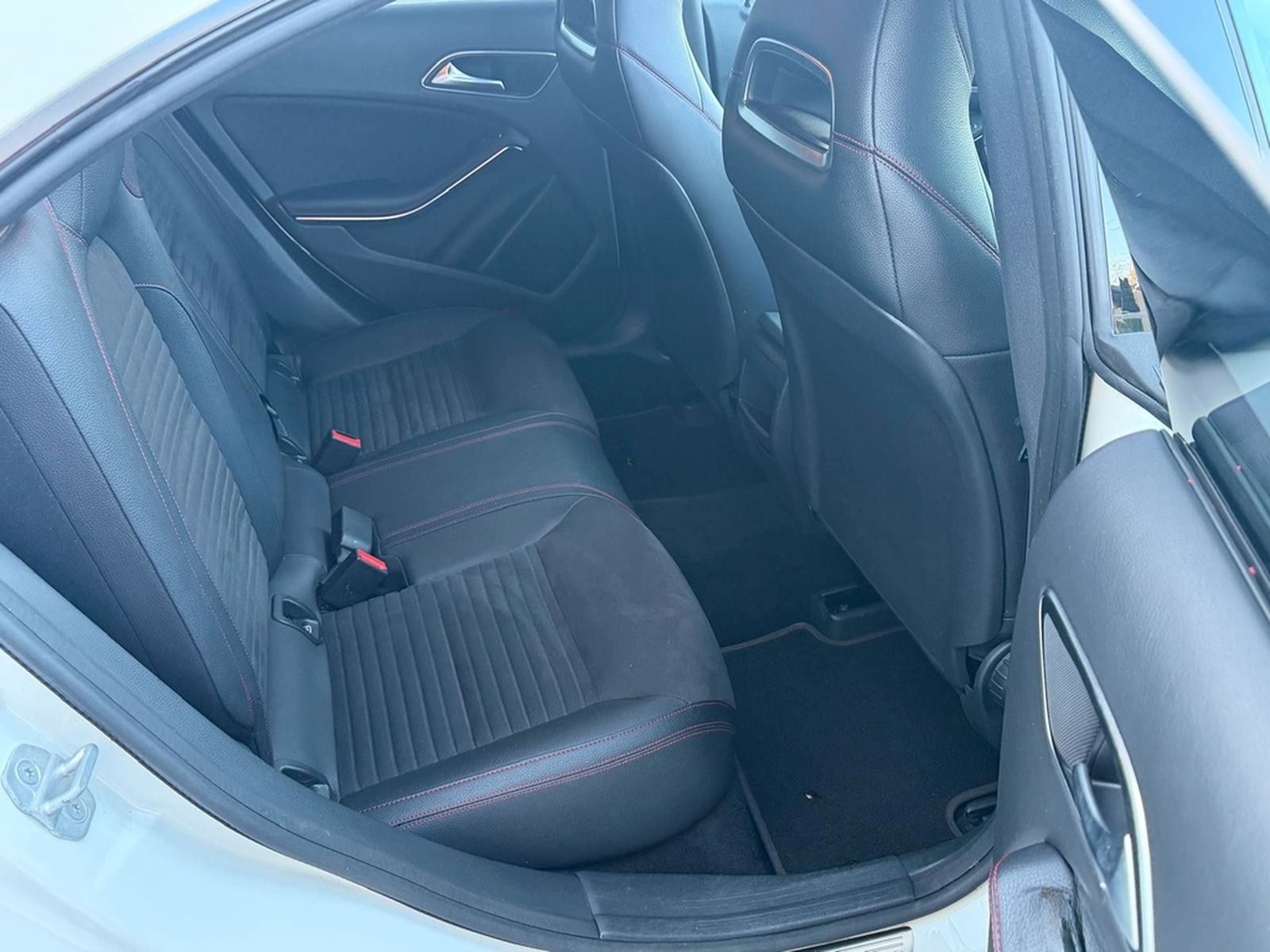 Mercedes-Benz CLA 200 Limousine CDI / d  7G-DCT "AMG Line PANO foto 10