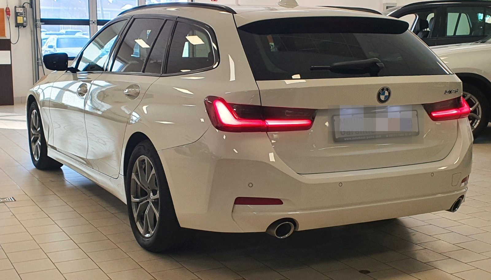 BMW 318d Aut/Navi/Stop&Go/StandHeiz/DriveAss foto 2