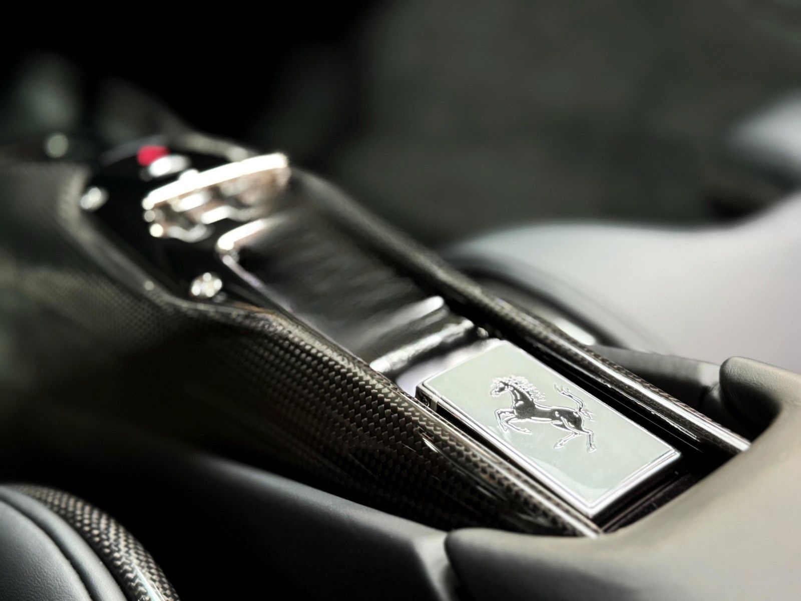 Ferrari 296 GTS + Nero Extracampione + Racing Seats foto 24