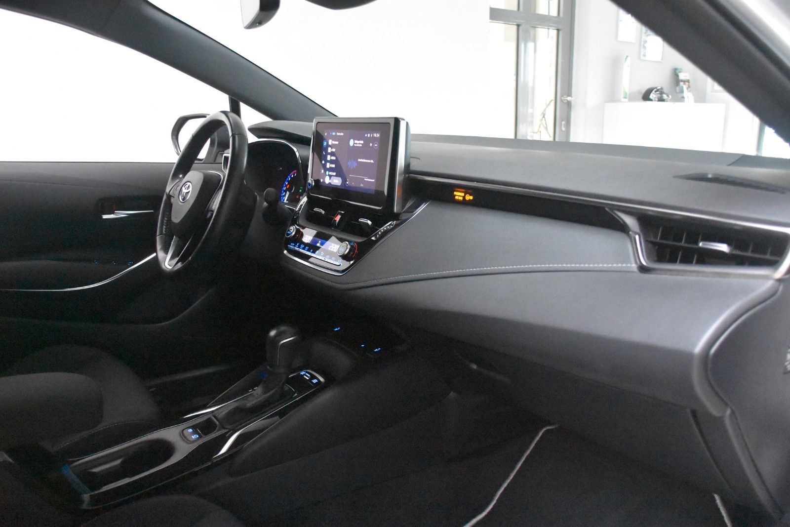 Toyota Corolla Hybrid Team D LED Kamera AppNavi Tempo foto 13