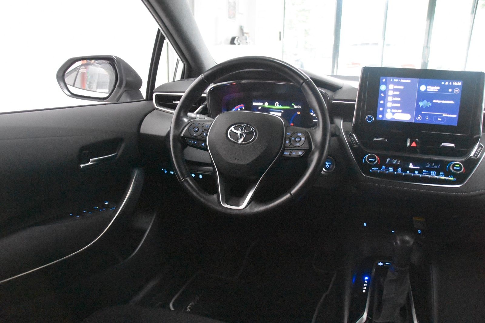 Toyota Corolla Hybrid Team D LED Kamera AppNavi Tempo foto 17