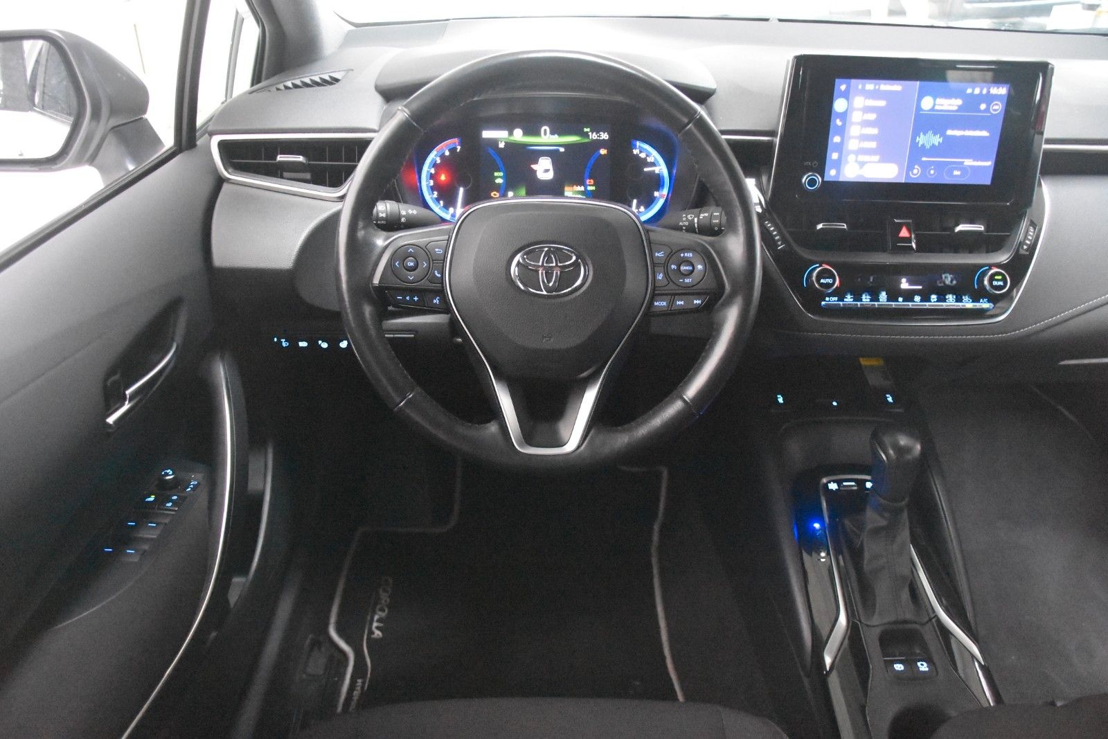 Toyota Corolla Hybrid Team D LED Kamera AppNavi Tempo foto 18