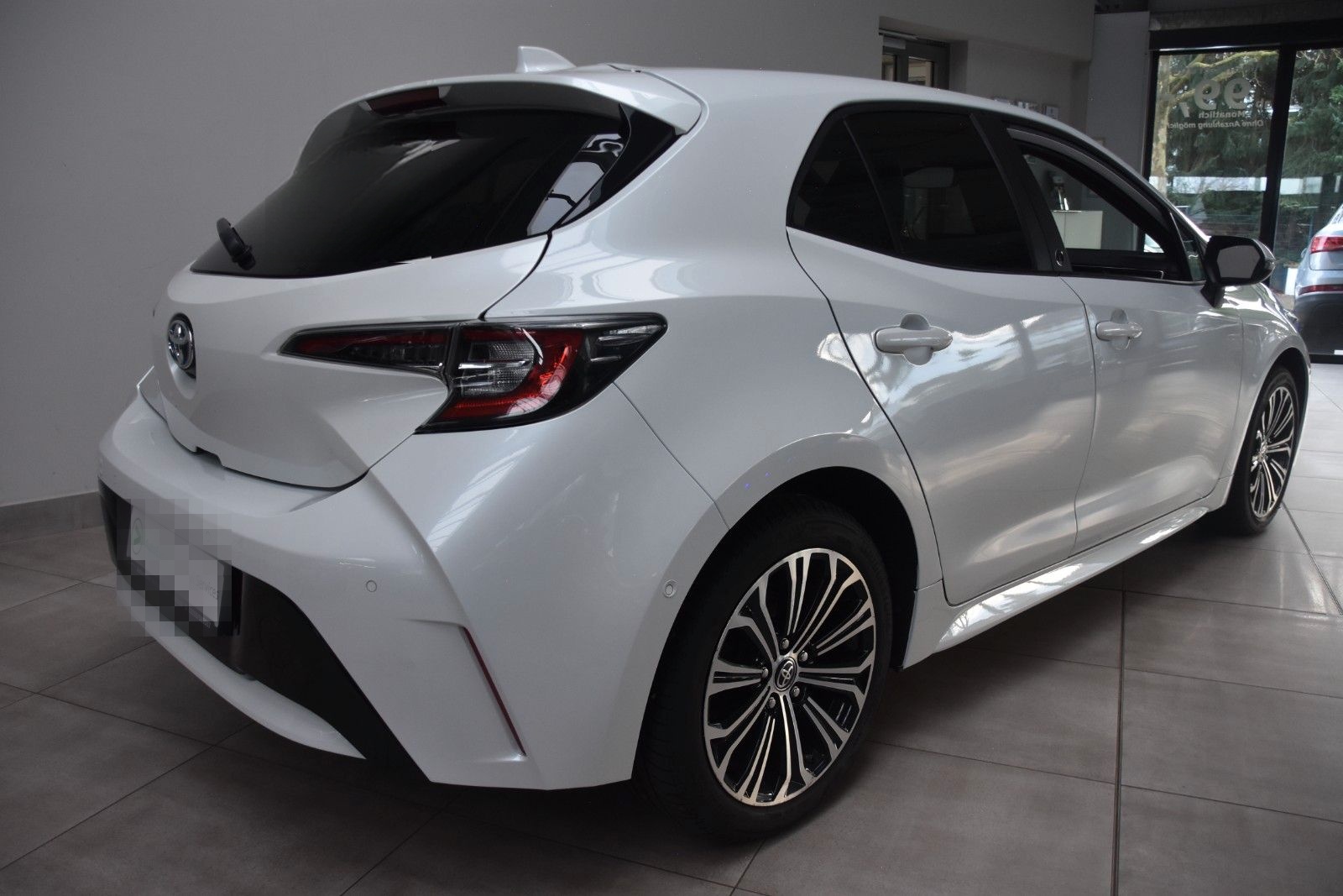 Toyota Corolla Hybrid Team D LED Kamera AppNavi Tempo foto 3