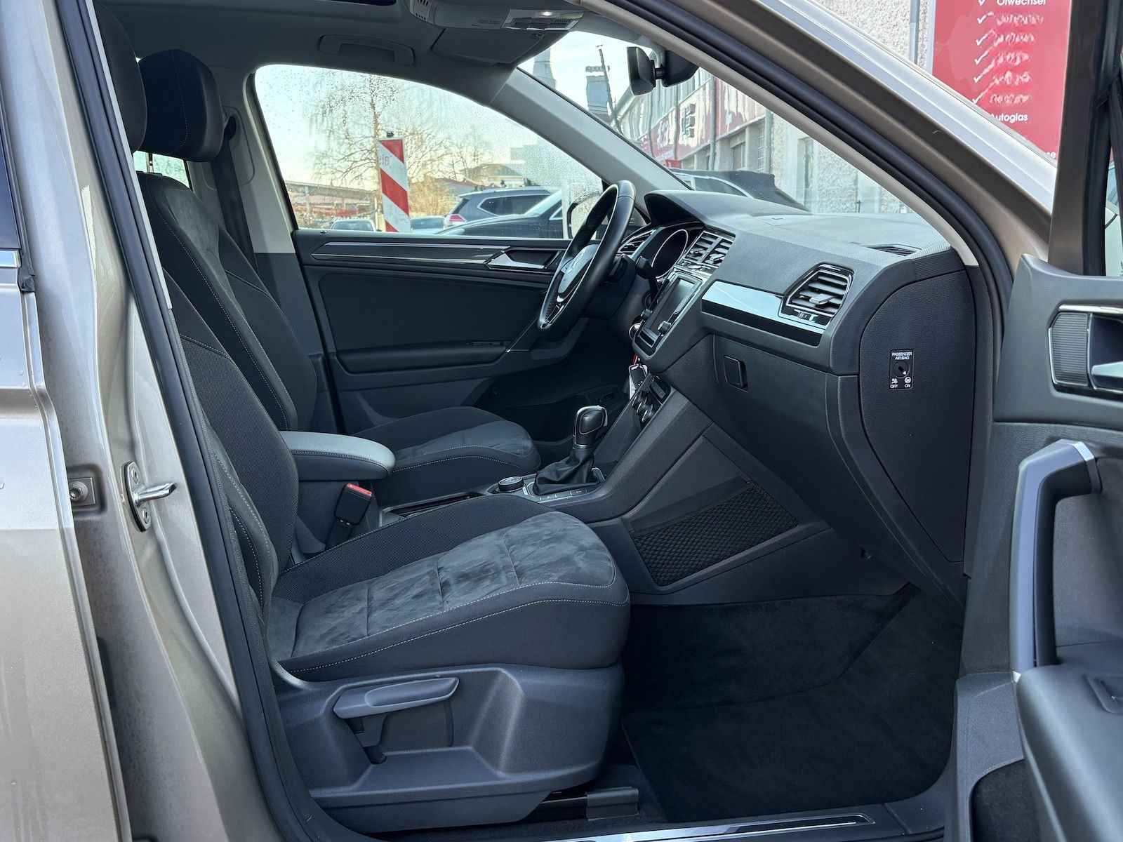 Volkswagen Tiguan 2.0 TDI HIGHLINE/4x4/PANO/STANDHEIZUNG foto 11