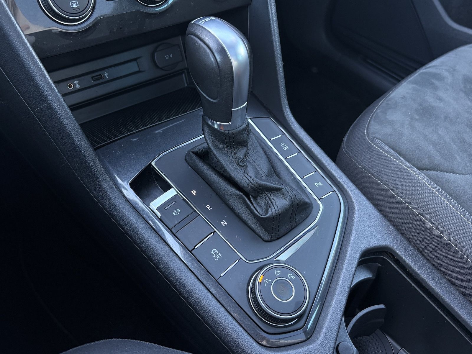 Volkswagen Tiguan 2.0 TDI HIGHLINE/4x4/PANO/STANDHEIZUNG foto 18